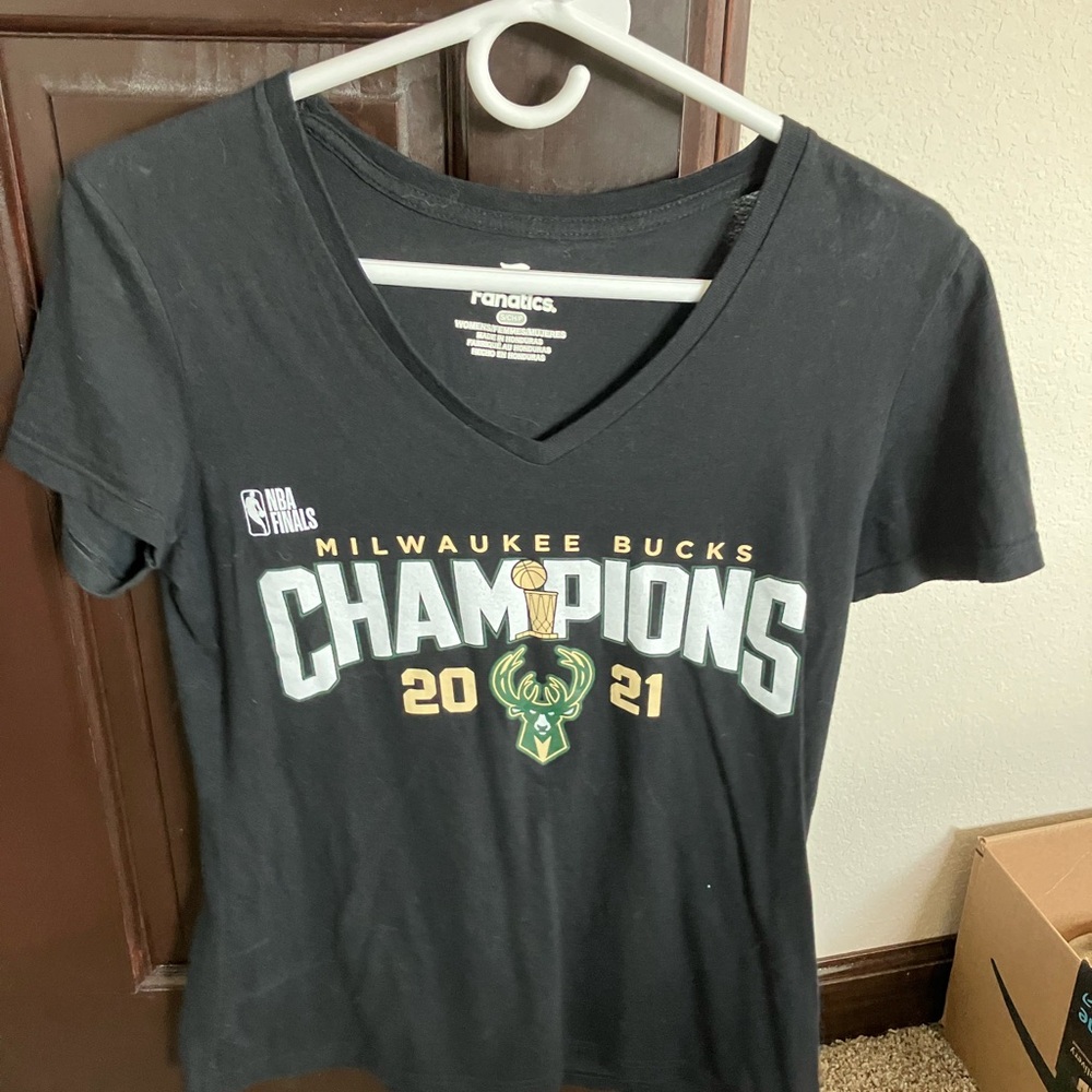 Fanatics Black Milwaukee Bucks Champions Tee